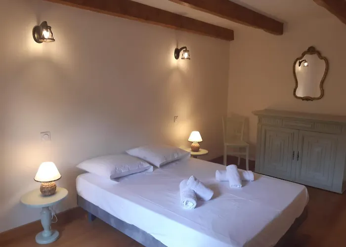 Amelie Lanuejouls-et-Privezac