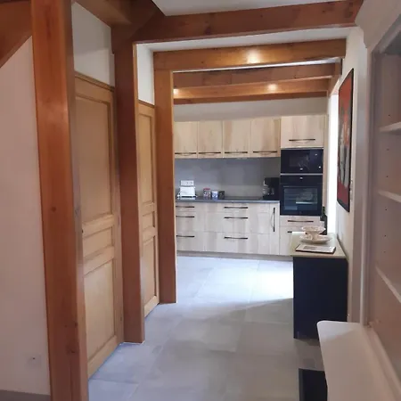 Amelie Lanuejouls-et-Privezac